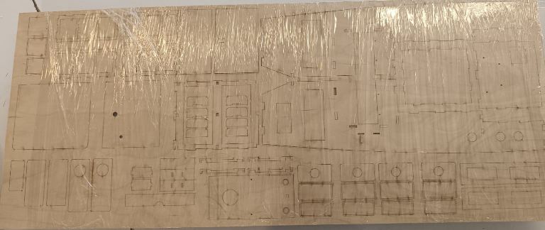Rimorchiatore in kit scala 1/20 lungo 737mm in legno ed ABS