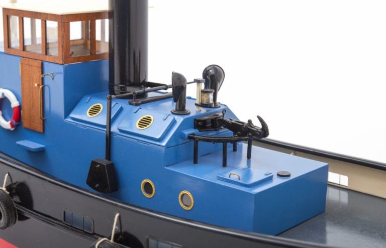 Rimorchiatore in kit scala 1/20 lungo 737mm in legno ed ABS