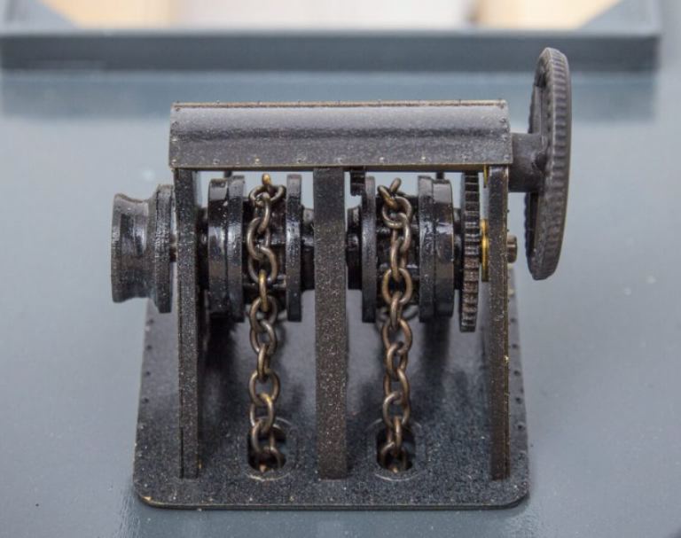 Rimorchiatore in kit scala 1/20 lungo 737mm in legno ed ABS