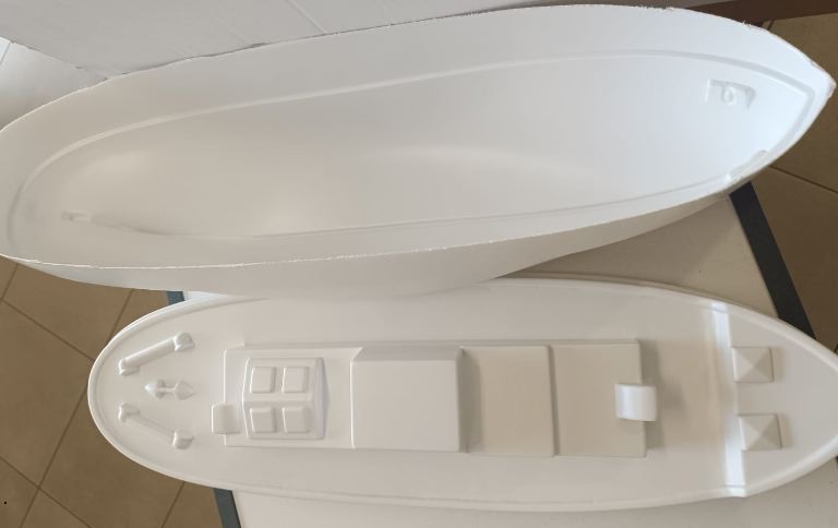 Rimorchiatore in kit scala 1/20 lungo 737mm in legno ed ABS