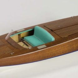 Classic motoscafo radiocomandato in kit di legno 540mm