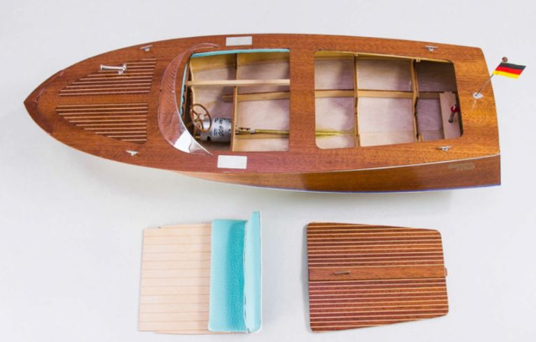 Classic motoscafo radiocomandato in kit di legno 540mm