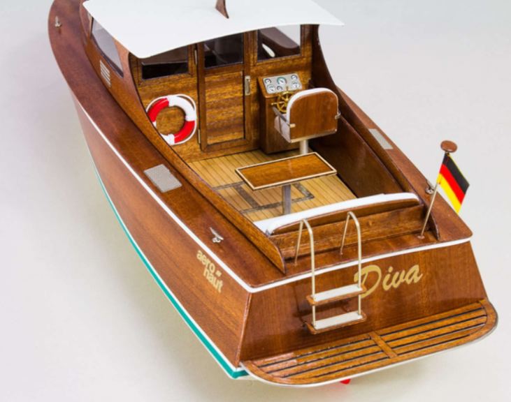 Yatch Diva cabinato radiocomandato kit in legno 580mm