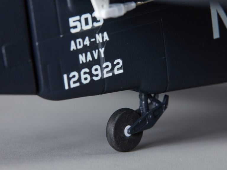 A1 Skyraider Warbird blu PNP 800mm