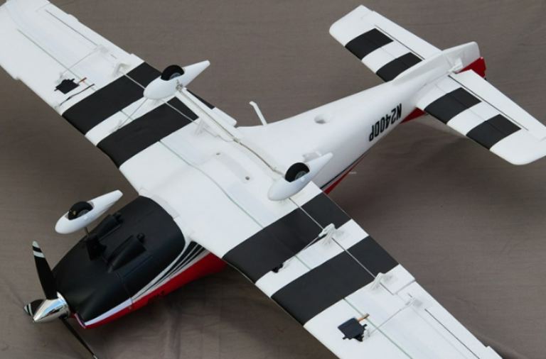 C400 rosso trainer ad ala bassa 1100mm PNP