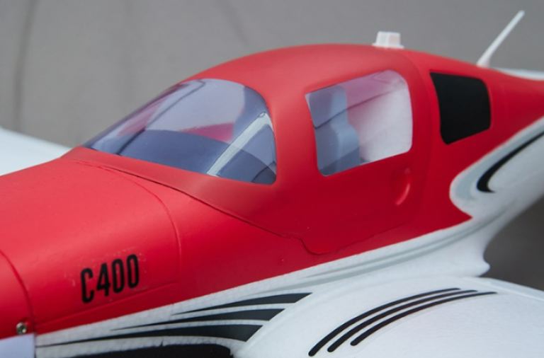 C400 rosso trainer ad ala bassa 1100mm PNP