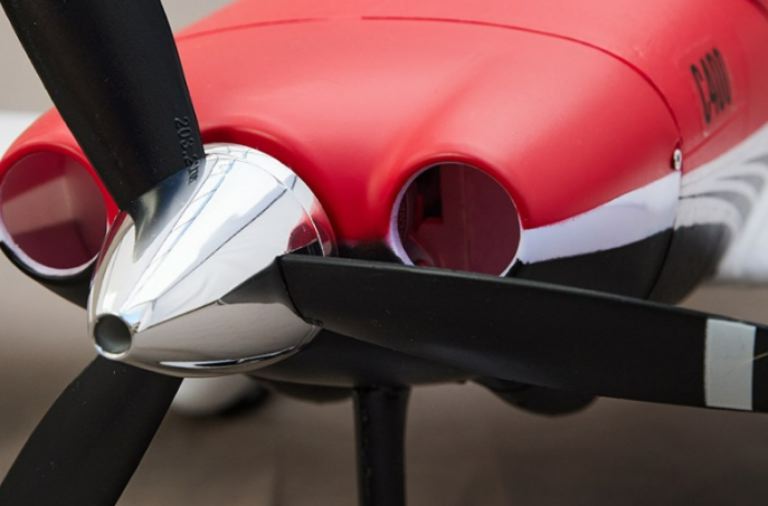 C400 rosso trainer ad ala bassa 1100mm PNP