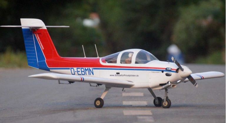 Piper PA-38 Tomahawk 1900mm PA38 per scoppio o elettrico - PCH15630