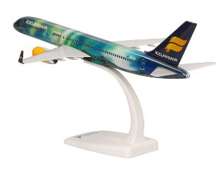 Boeing 757-200 Icelandair Hekla Aurora 1/200 - HER610735-001 - immagine 4