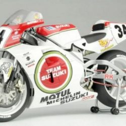 Suzuky RGV 500 1993 1/12 - TAMBE13001