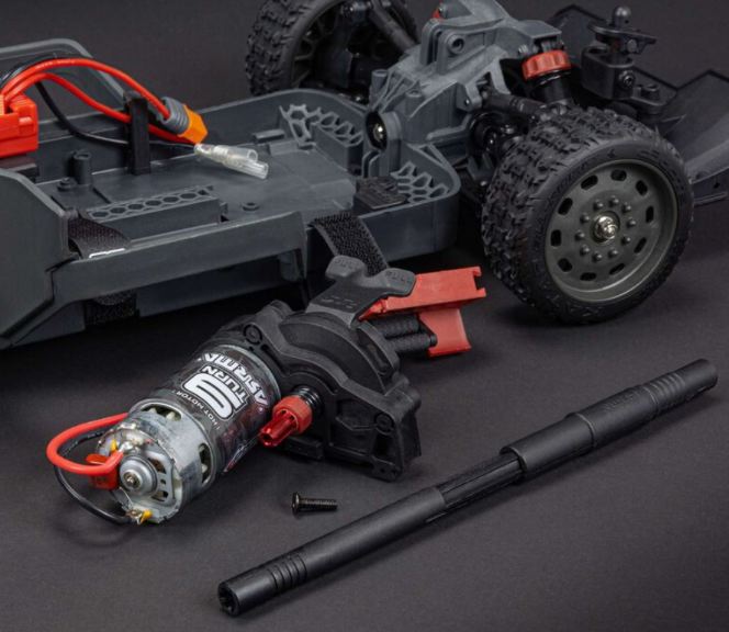 Infraction 4x4 Mega rossa e blu 1/8 Resto-Mod Truck a spazzole - HORARA4215V31 - immagine 8