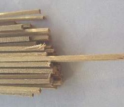 LISTELLI NOCE 1,5x1,5mm   50pz - M80014