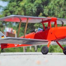 Tiger Moth rosso 1400 mm VQ Model - PCHC9500