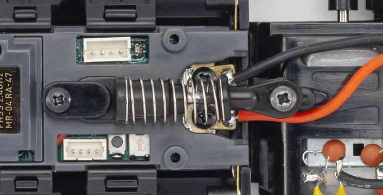 Audi R8 LMS 2015 bianca (Mini-Z RWD MR04 W-MM - KYO32357AS - immagine 8