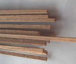 LISTELLI MOGANO    2x2 mm 20pz - M81015