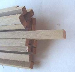 LISTELLI NOCE mm    8X8   20PZ - M80020