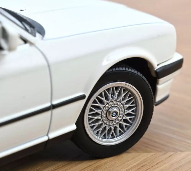 BMW serie 3 325i (E30) cabriolet 1991 1/18 bianca - SOLNOR183213 - immagine 3