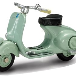 06043 Assortimento Vespa 1/32 1pz New Ray - REVNR6047IA