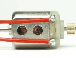 MOTORE V12/2 29000     PER FLY PIGNONE TRASVERSALE 11 DENTI - BON-SLOTMF03