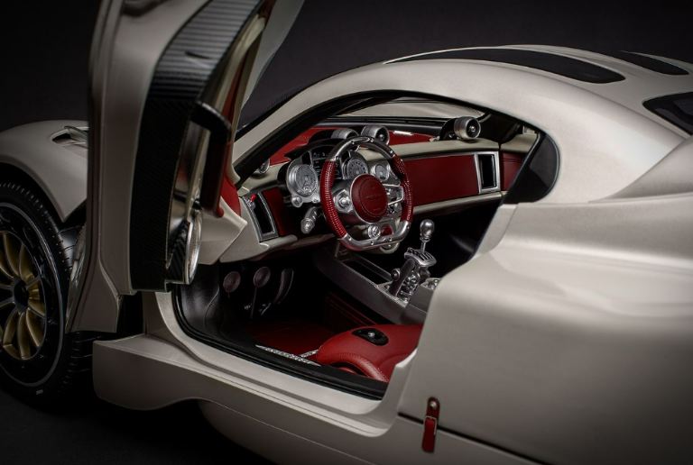 Pagani Utopia Coupé - Rinascimento Lucido - 1/8 Kit di montaggio - LIMHK120 - immagine 4