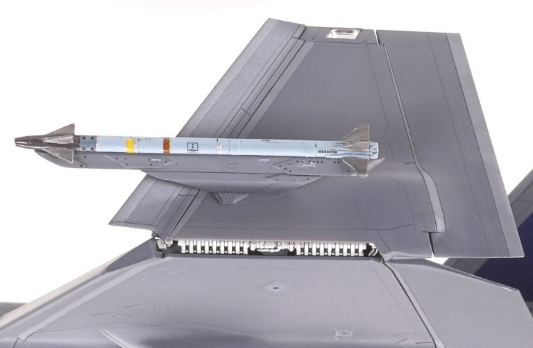 F35C Lightning 1/72 - TAM60794 - immagine 9