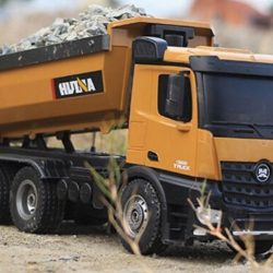 Camion da cava con cassone e cabina in metallo  1/14 radio 2,4GHz - RADCH1582