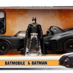 Batmobile 1989 1/24 con personaggio di Batman - REVJ253215002