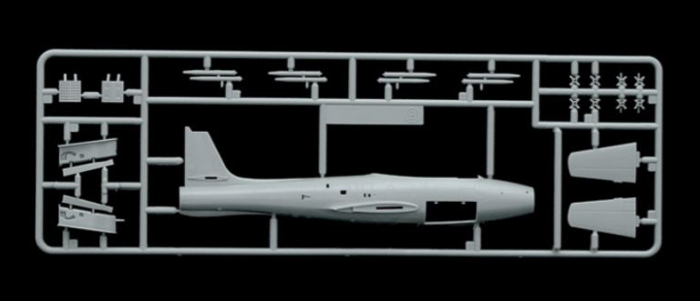 F-84E/G Thunderjet 1/72 F84E/G 5a Aerobrigata Verona Villafranca 1953 - ITA1321 - immagine 6