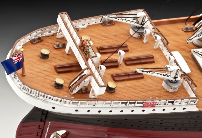 R.M.S. Titanic 1/400 con colla e colori lunga 670mm - REV5715 - immagine 7
