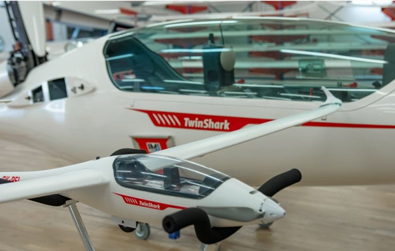 KAVAN moto aliante 304TS TwinShark 2700mm ARF - PELKAV02-8077 - immagine 8