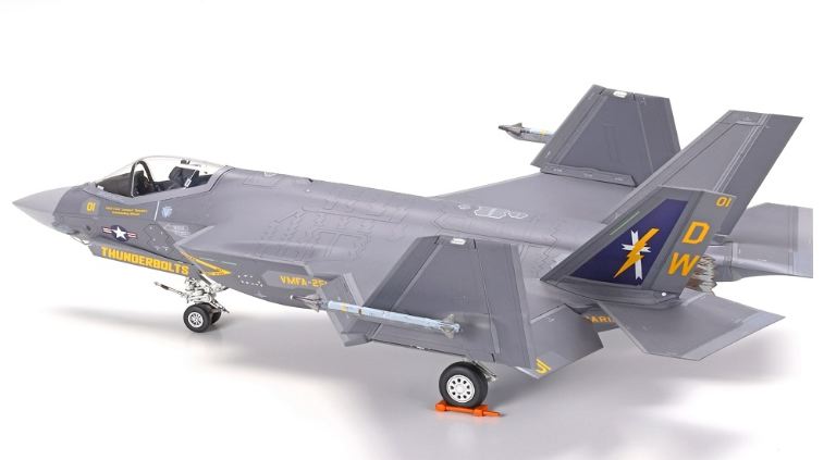 F35C Lightning 1/72 - TAM60794 - immagine 3