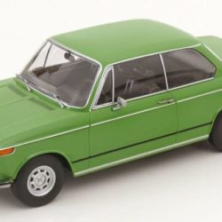 BMW 1502 2 serie verde 1974 1/18 - MODKKDC181145