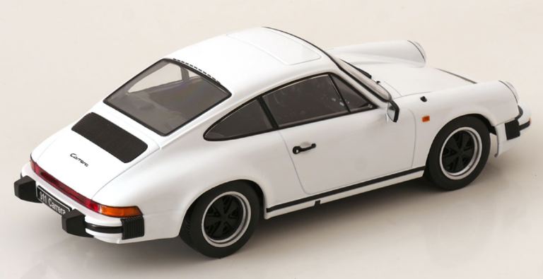 Porsche 911 Carrera Coupe Bianca 1983 1/18