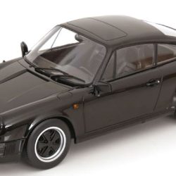 Porsche 911 Carrera Coupe nera 1983 1/18