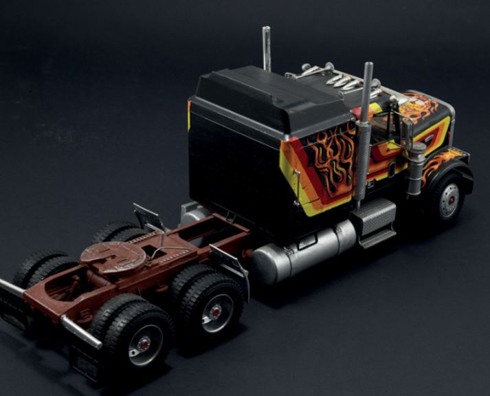 Camion Freightliner Aerodyne 1/24