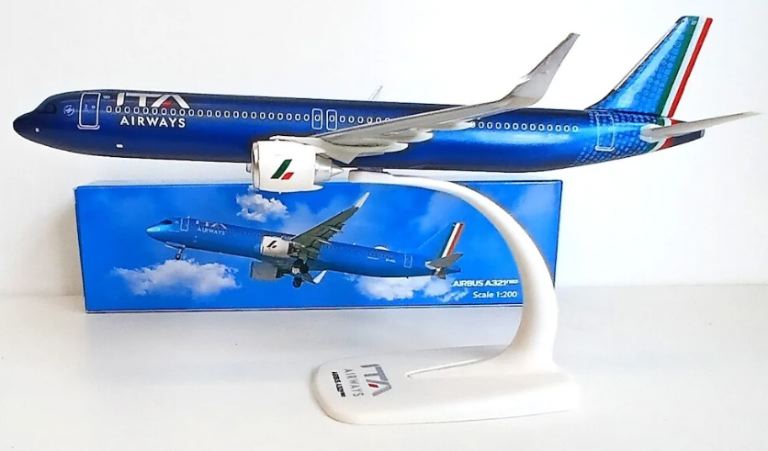 Airbus A321neo ITA Airways scala 1/200 lunghezza 222mm