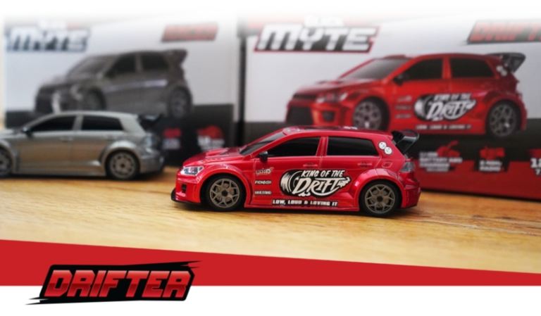 Myte D Drift 1/43 rossa micro auto con radio completa Blackzon
